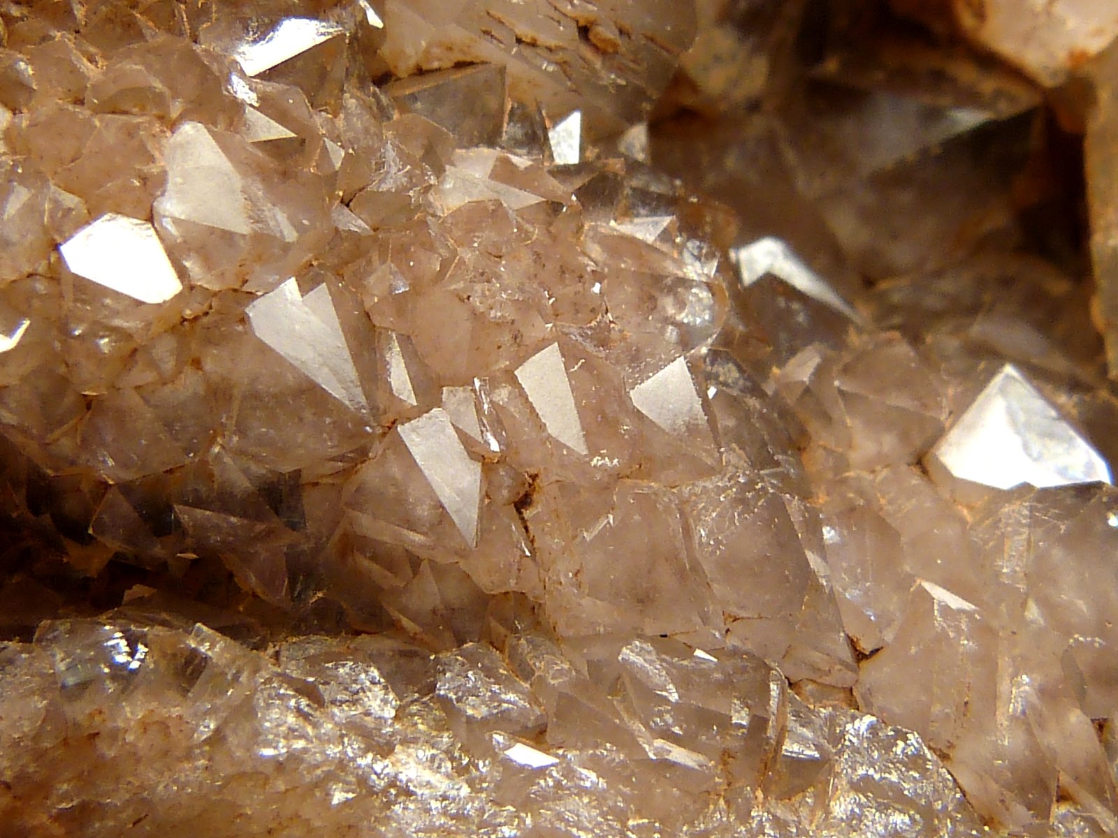 Cuarzo
9 x 6,5 x 5 cm.
(Autor: Felipe Abolafia)