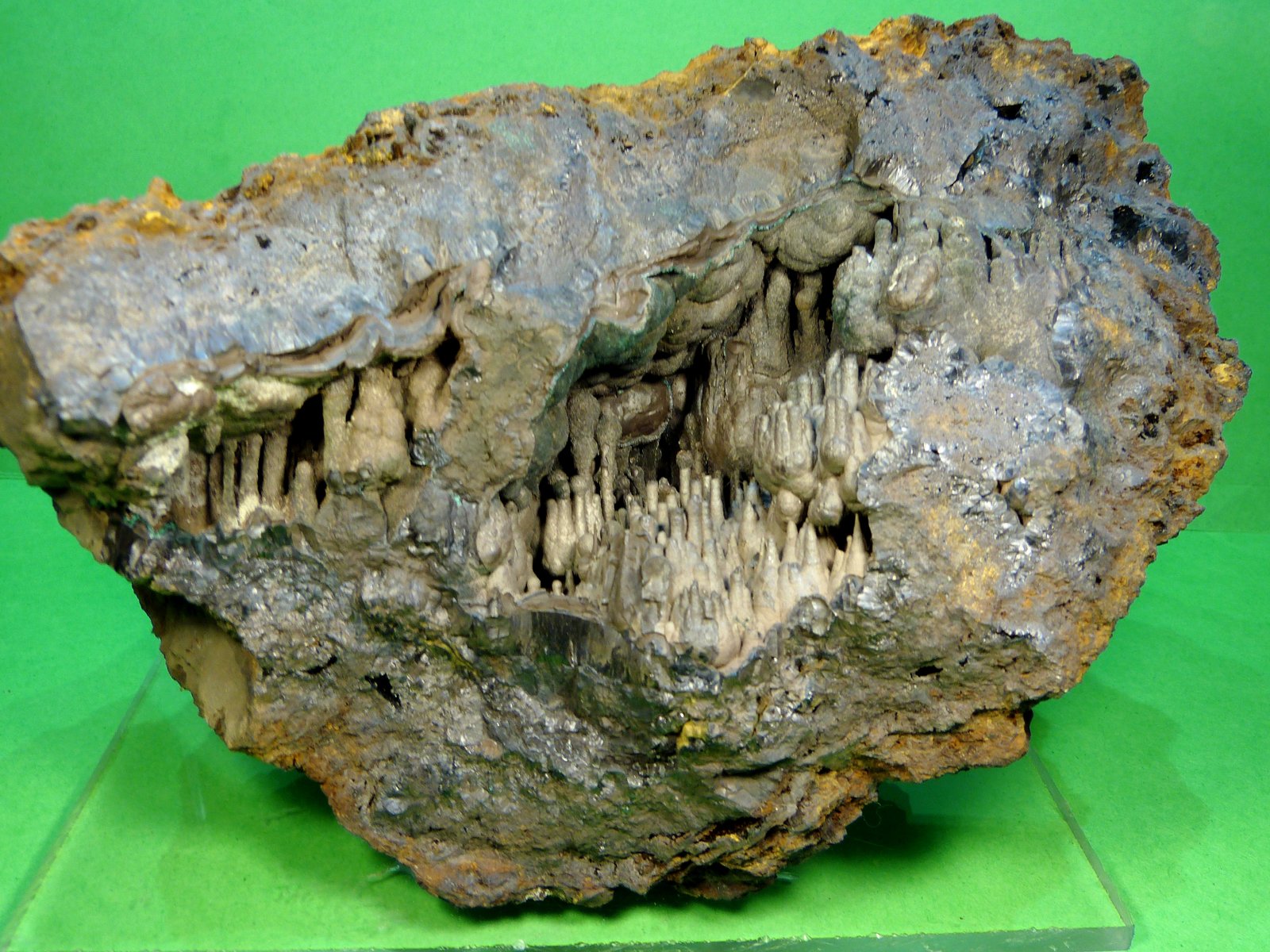 Goethita
17 x 11 x 13 cm.
(Autor: Felipe Abolafia)