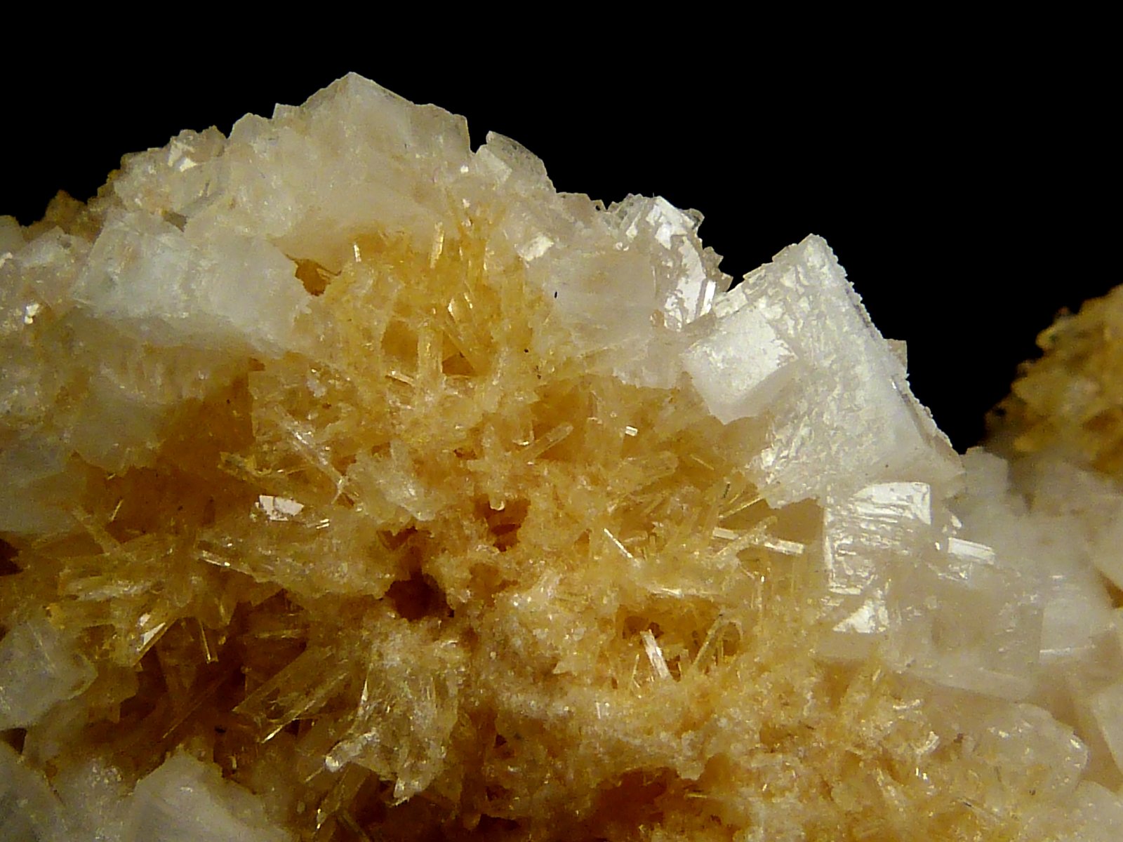 Halita y Yeso
7 x 4,5 x 4 cm.
(Autor: Felipe Abolafia)