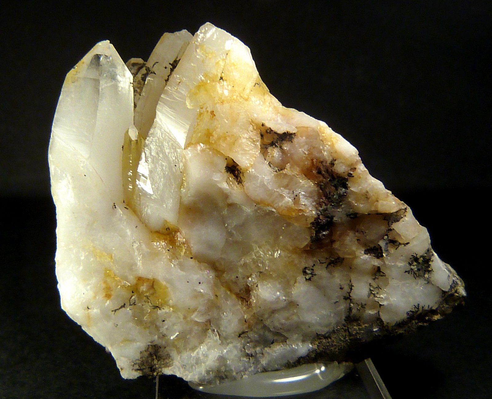 Cuarzo
4 x 3,5 x 2,5 cm.
(Autor: Felipe Abolafia)