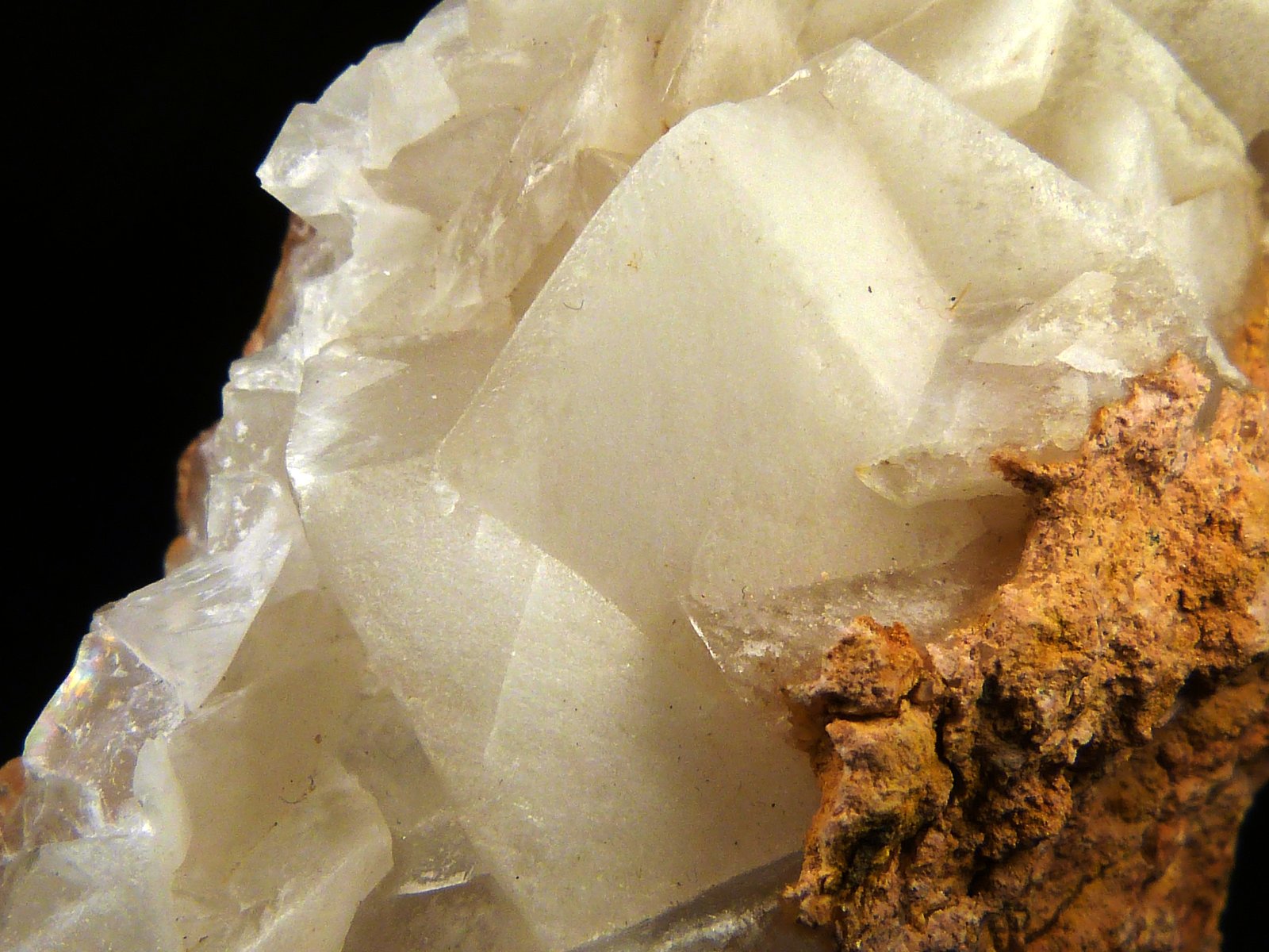 Calcita
7 x 7 x 4 cm.
(Autor: Felipe Abolafia)