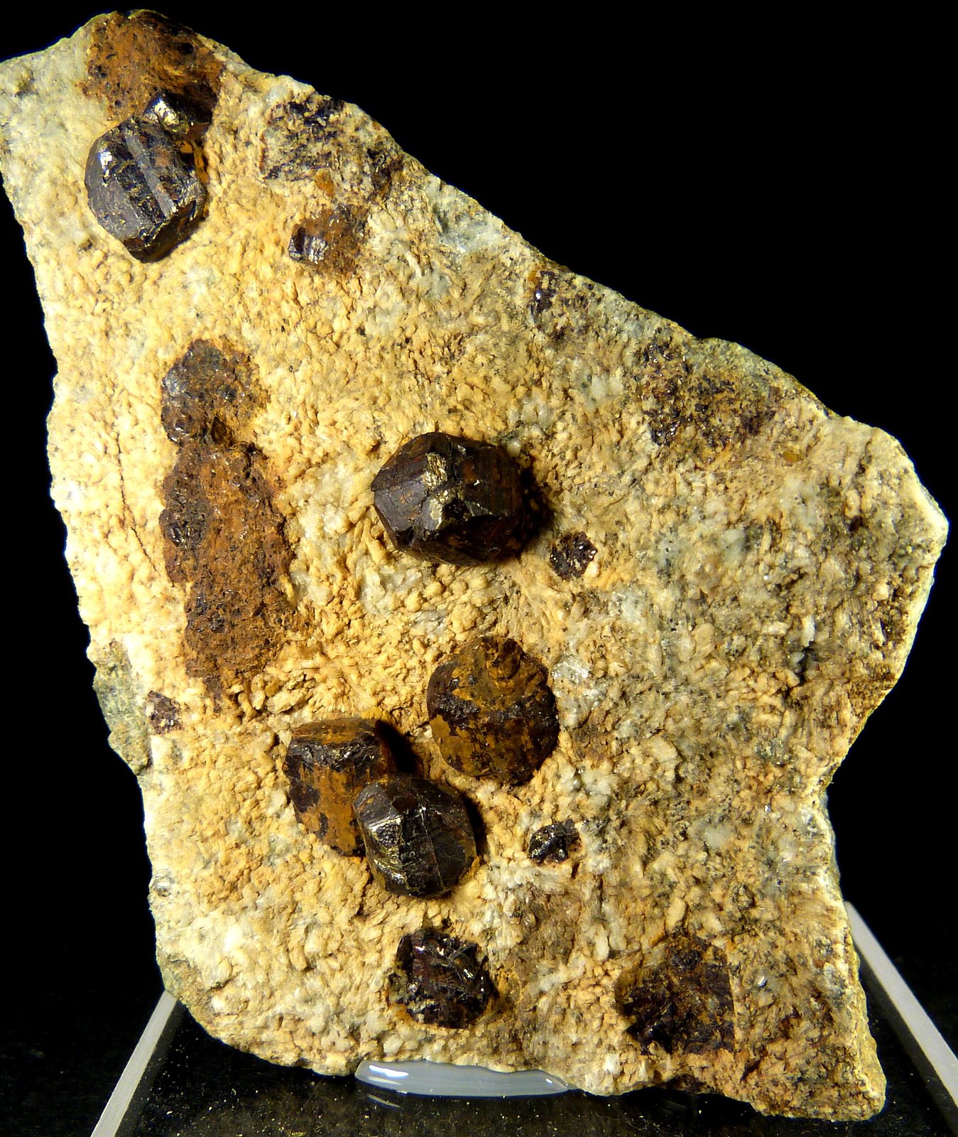 Goethita pseudo Pirita
4,5 x 6 x 3 cm.
(Autor: Felipe Abolafia)