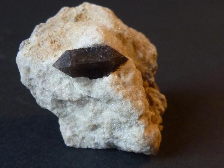 Cuarzo (variedad ahumado)
3 x 3 cm.
(Autor: javier ruiz martin)