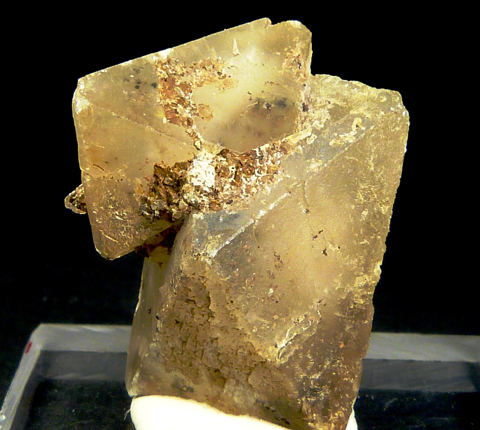 Celestina
Cristal mayor: 1,5 x 2 x 2 cm. cristal menor: 1 x 1,5 x 1,8 cm.
(Autor: Felipe Abolafia)