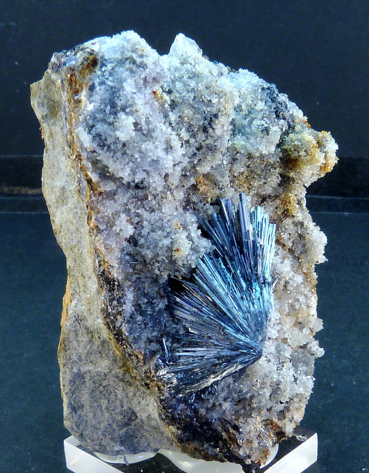 Estibnita (Stibnita)
6 x 4 x 4 cm.
(Autor: Felipe Abolafia)