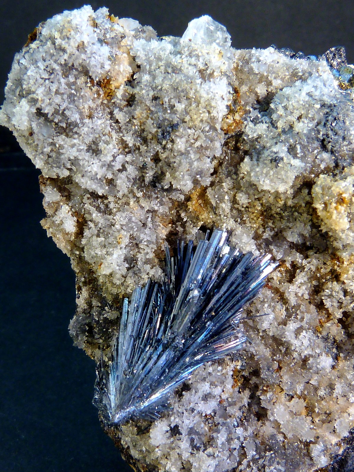 Estibnita (Stibnita)
6 x 4 x 4 cm.
(Autor: Felipe Abolafia)