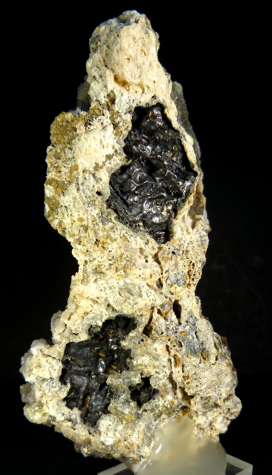 Cuarzo (variedad calcedonia) y Galena
9,5 x 4,5 x 4 cm.
(Autor: Felipe Abolafia)