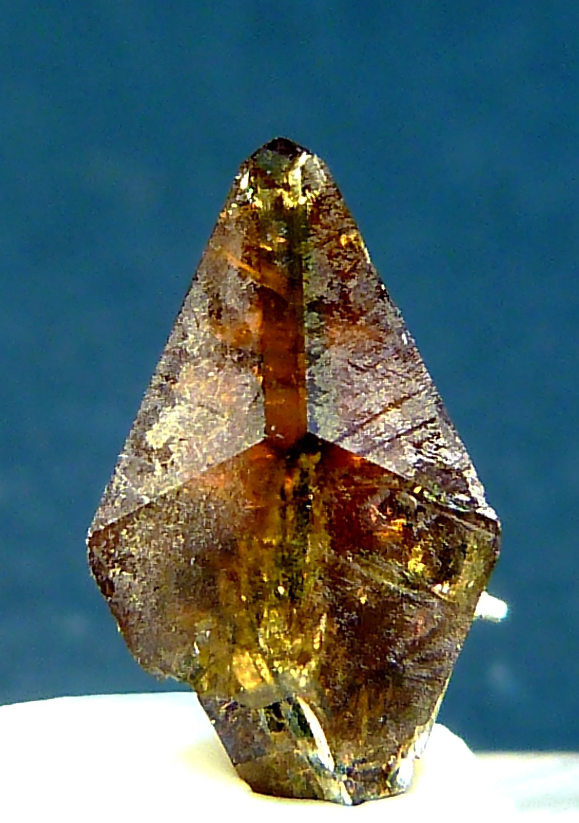 Titanita
10 x 5 mm.
(Autor: Felipe Abolafia)