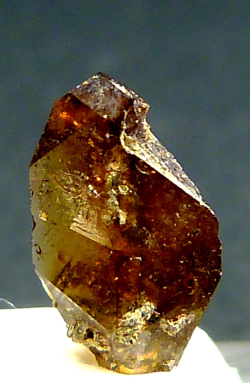 Titanita
10 x 5 mm.
(Autor: Felipe Abolafia)