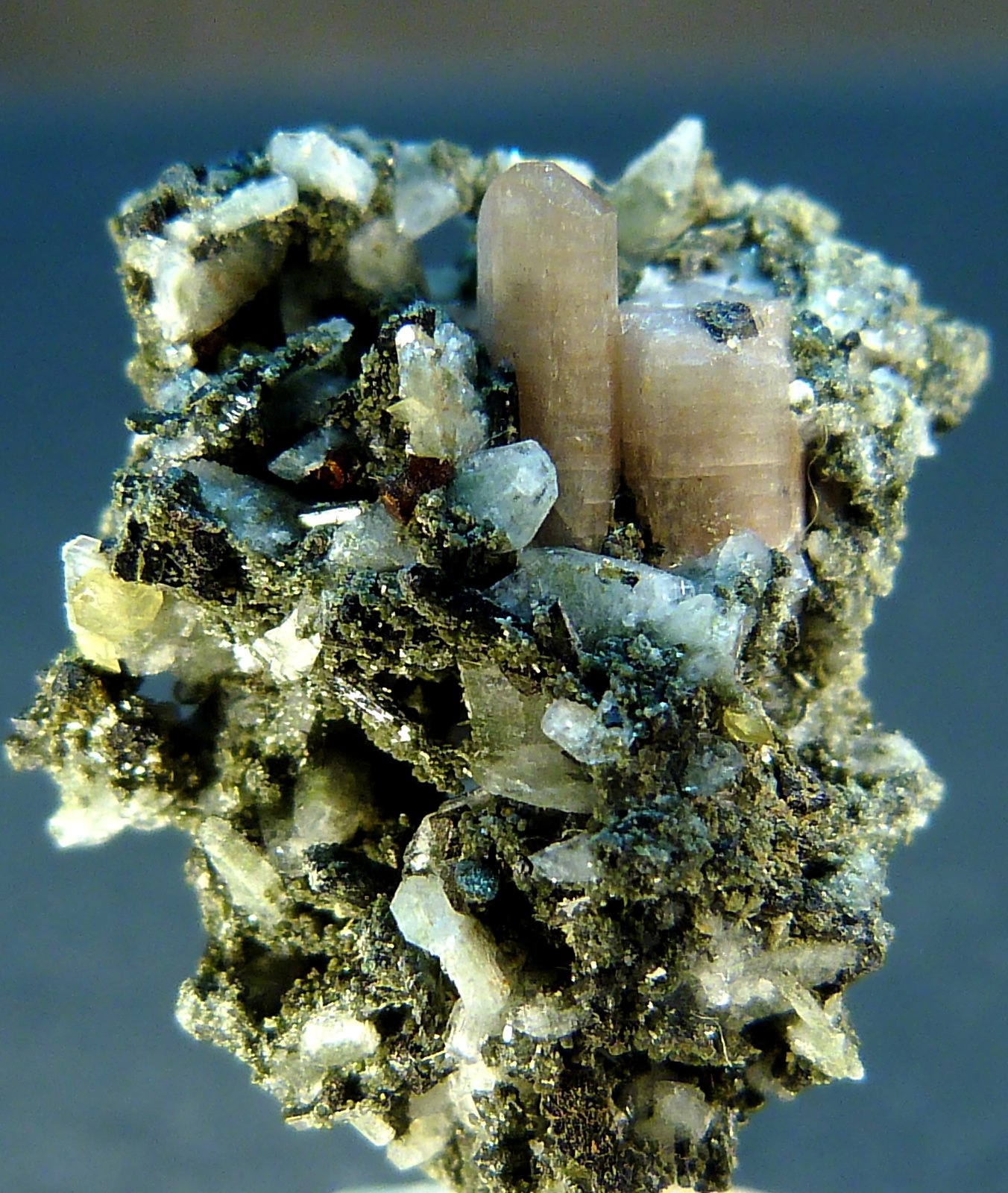 Fluorapatito
2 x 1,2 cm.
(Autor: Felipe Abolafia)
