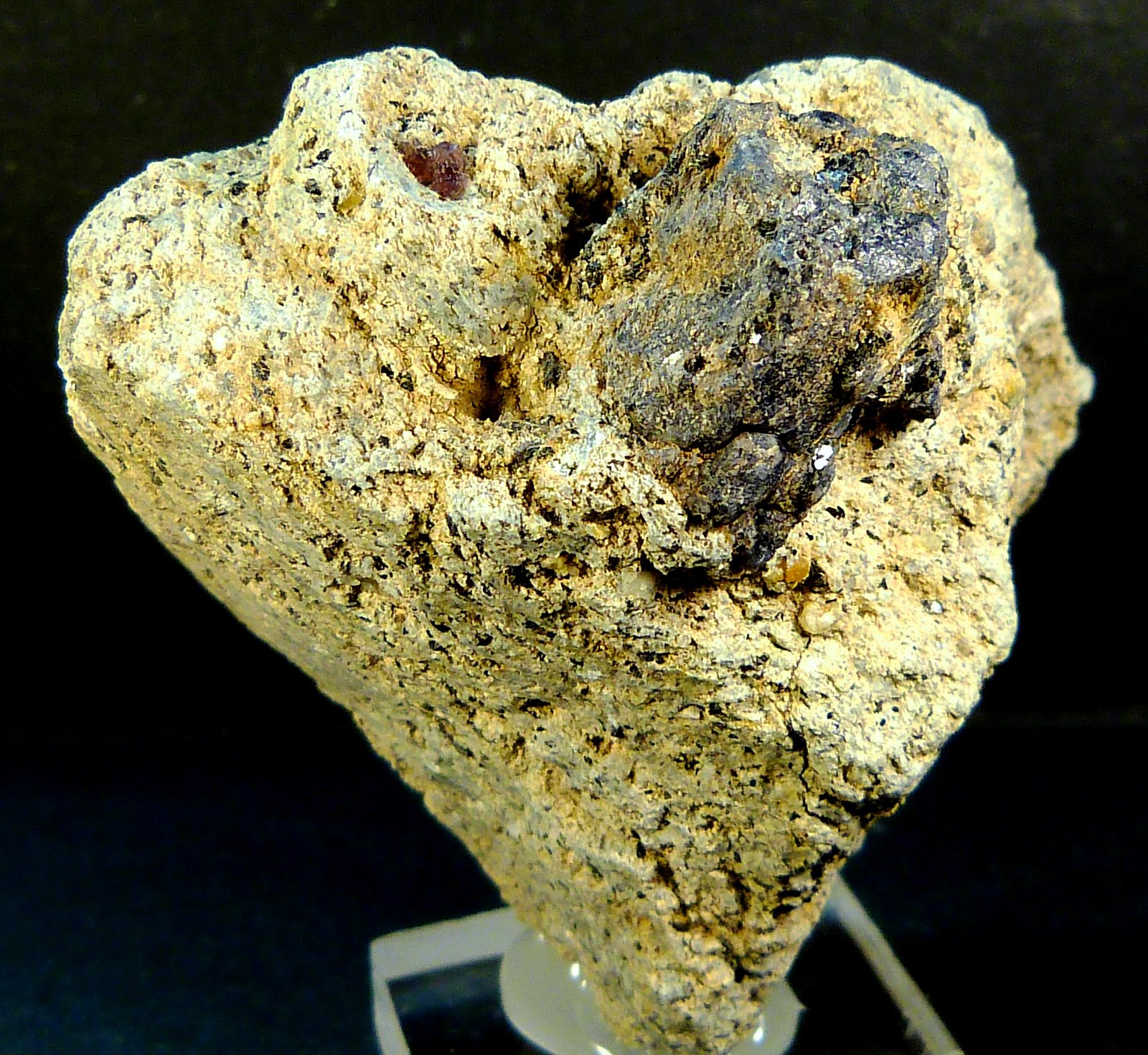 Cordierita
4 x 4,5 x 3 cm.
(Autor: Felipe Abolafia)