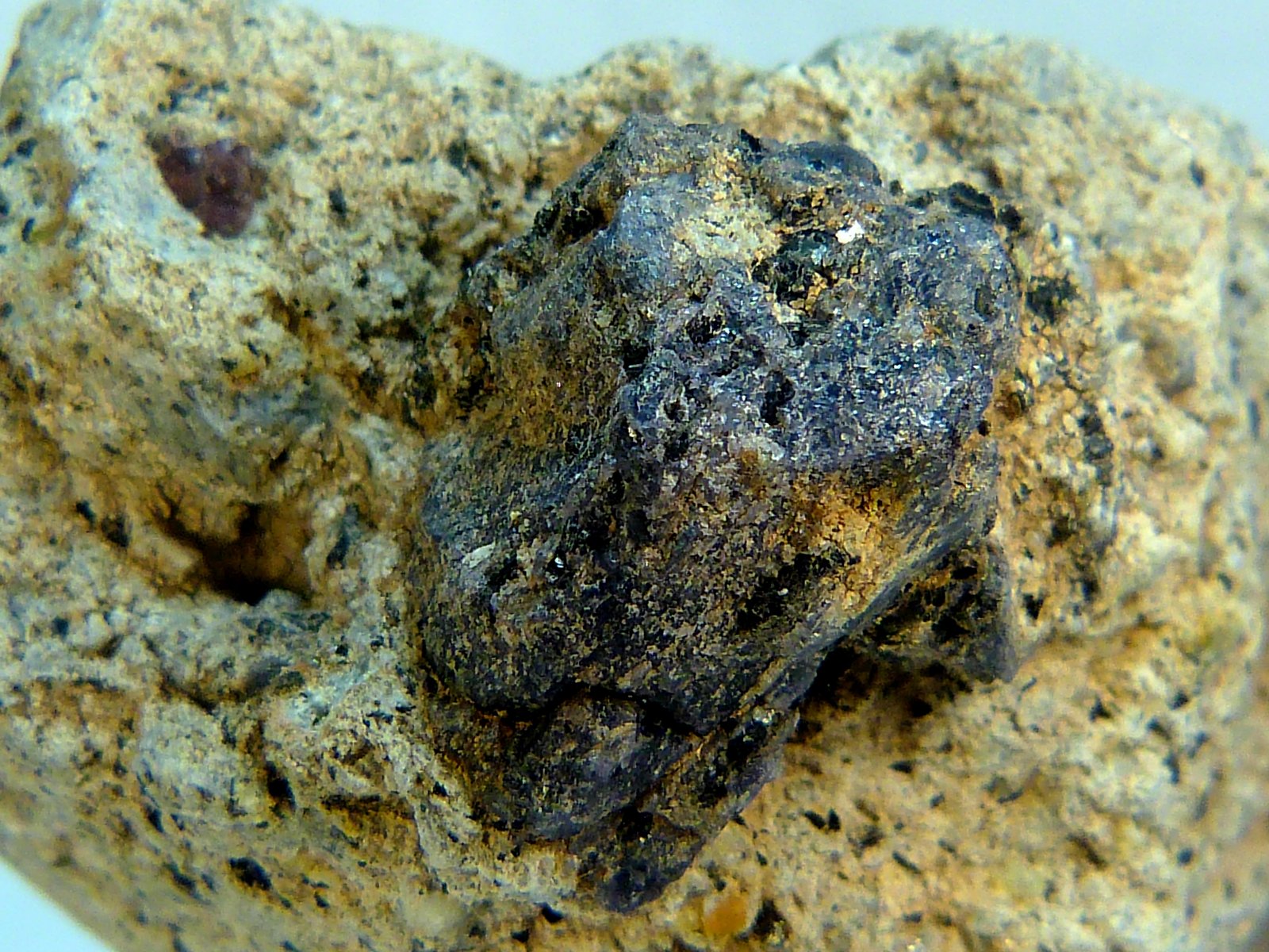 Cordierita
4 x 4,5 x 3 cm.
(Autor: Felipe Abolafia)