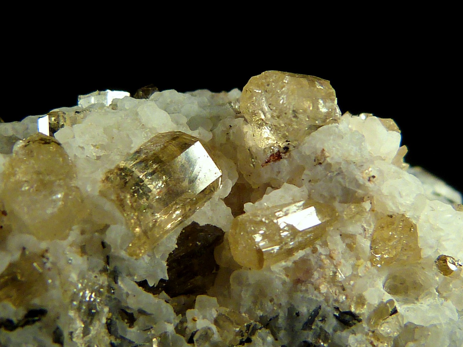 Apatito (variedad esparraguina)
7 x 5 x 3 cm.
(Autor: Felipe Abolafia)
