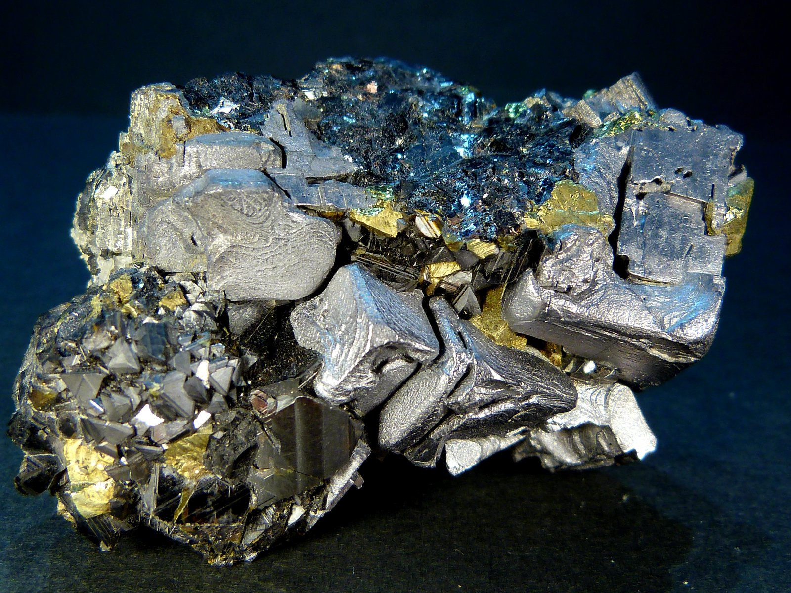 Galena, Esfalerita y Pirita
6 x 4 x 3 cm.
(Autor: Felipe Abolafia)