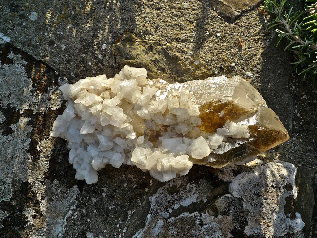 Ortoclasa (variedad adularia), Cuarzo
(Autor: Josele)
