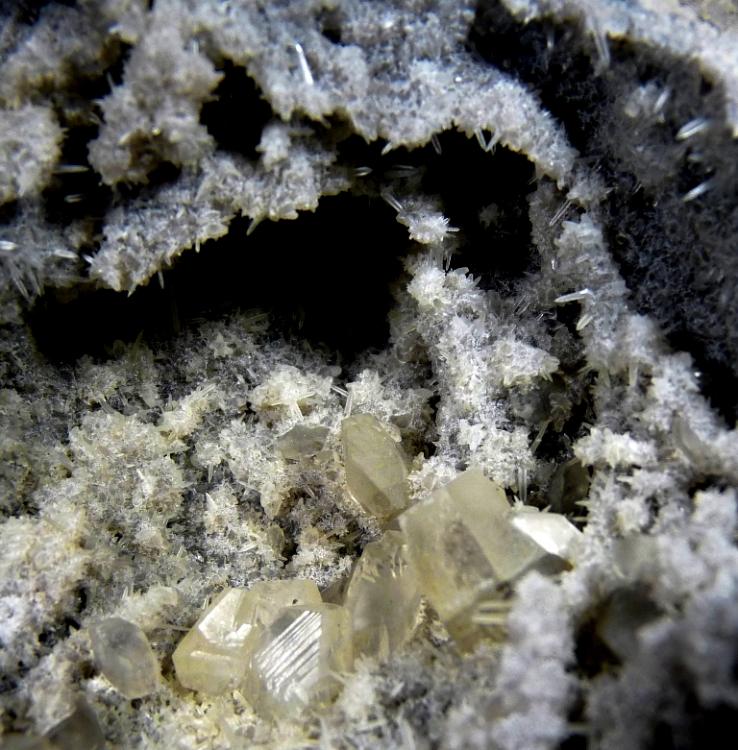 Yeso, celestina
Detalle pieza anterior.
(Autor: Jesus Franquesa Baucells)