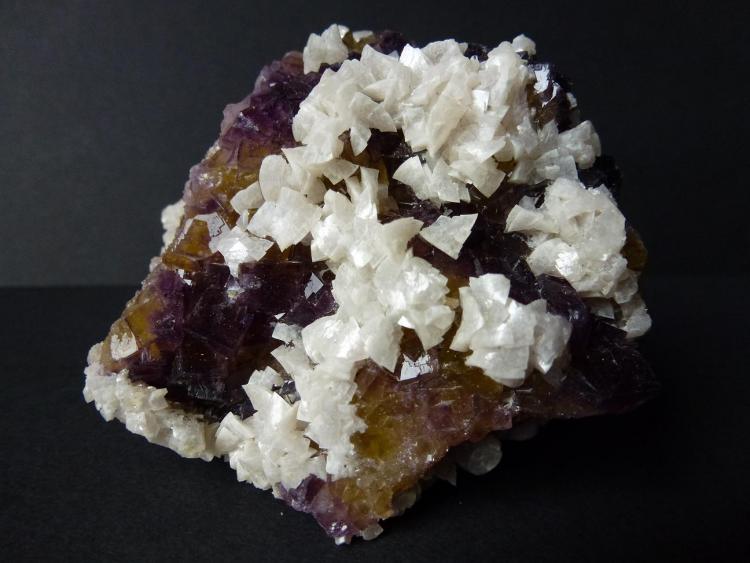 Fluorita y dolomita
6 x 5 cm.
(Autor: javier ruiz martin)