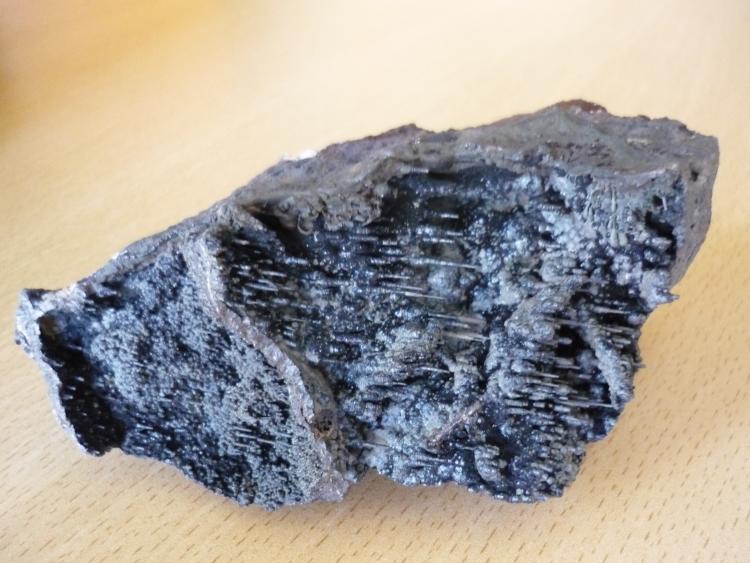 Goethita
11 cm x 6 cm x 6 cm.
(Autor: Tomas Ruiz de Arbulo Saez)