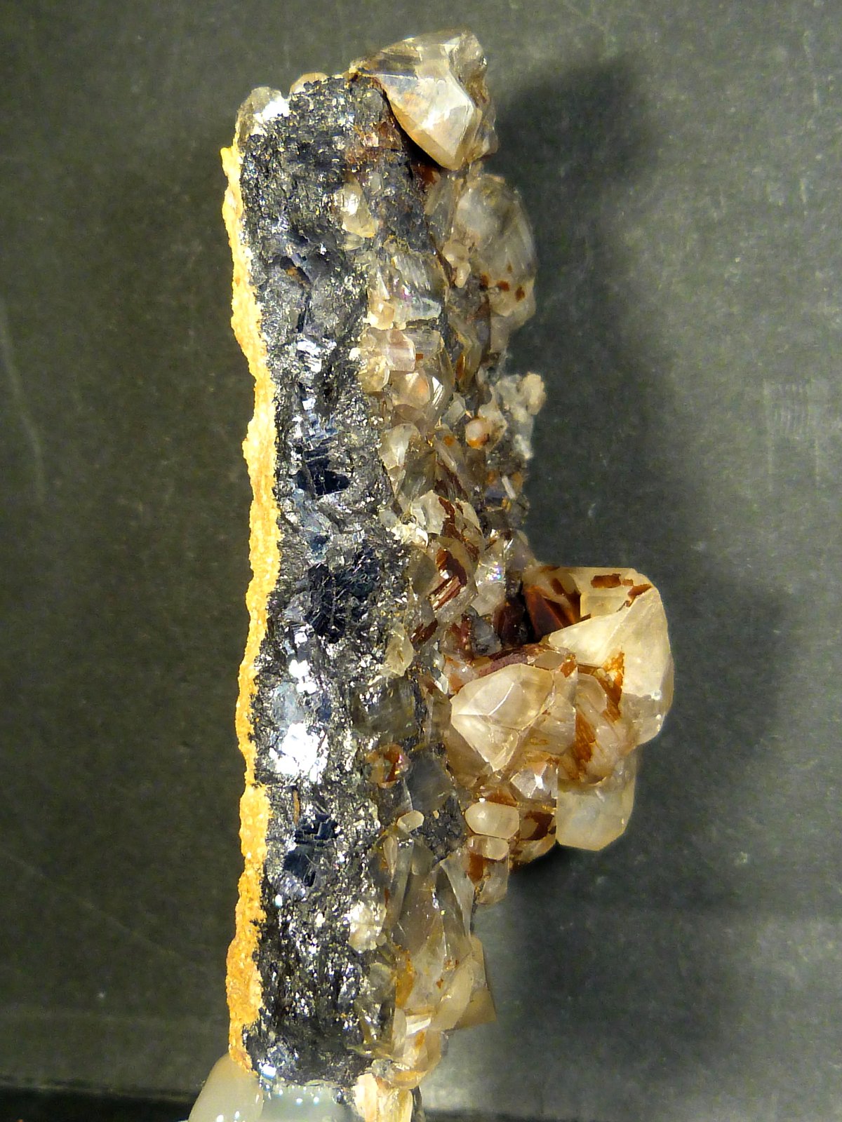 Anglesita
7,5 x 4 x 2 cm.
(Autor: Felipe Abolafia)