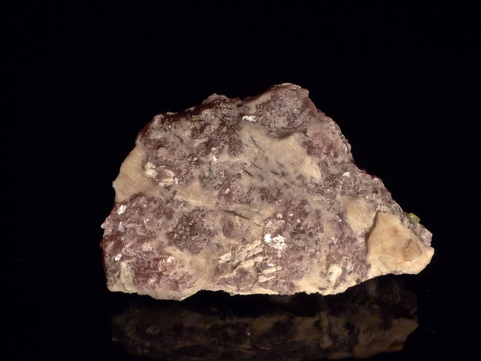 9 x 6 x 3,5 cm
(Autor: Josele)