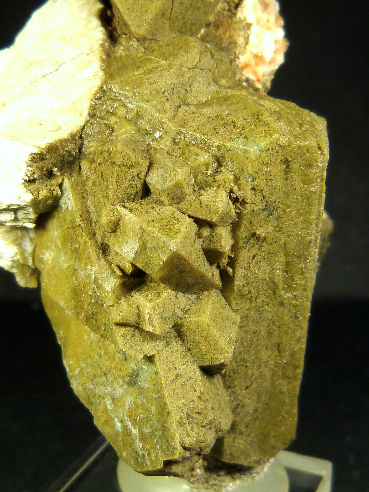 Heulandita
8 x 4,5 x 4 cm.
(Autor: Felipe Abolafia)