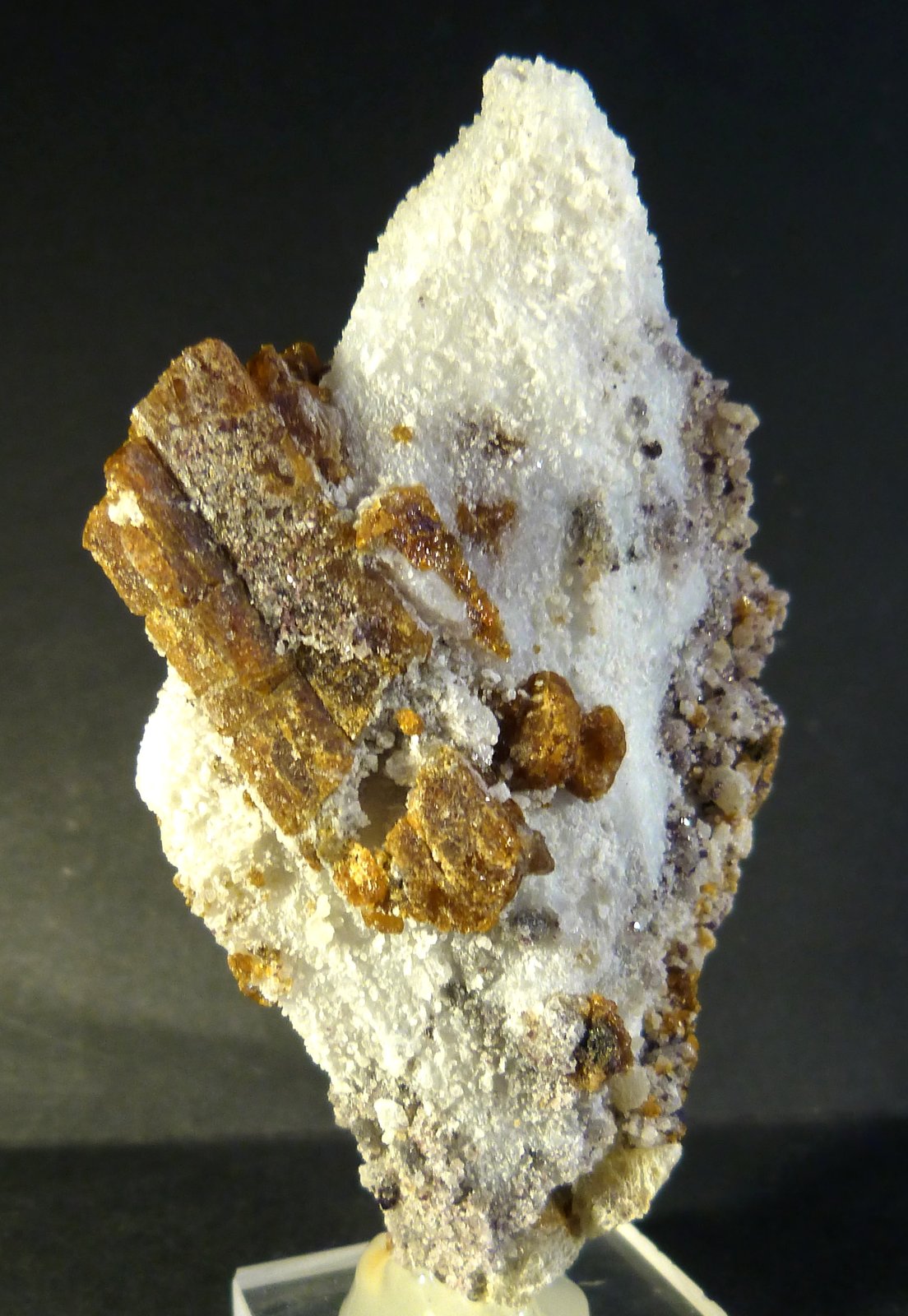Clinohumita
9 x 5 x 4 cm.
(Autor: Felipe Abolafia)