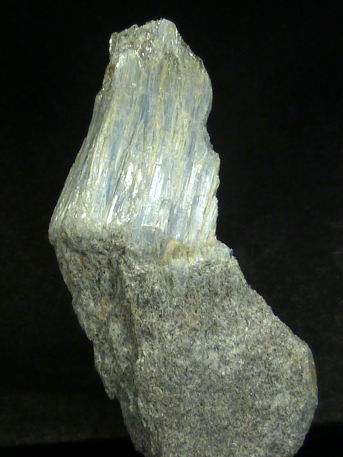 Cianita
9 x 4,5 x 1,5 cm.
(Autor: Felipe Abolafia)