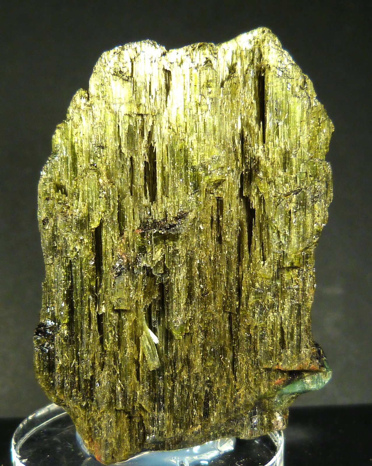 Elbaita (variedad verdelita) (Grupo Turmalina)
5,5 x 3 x 3 cm.
(Autor: Felipe Abolafia)