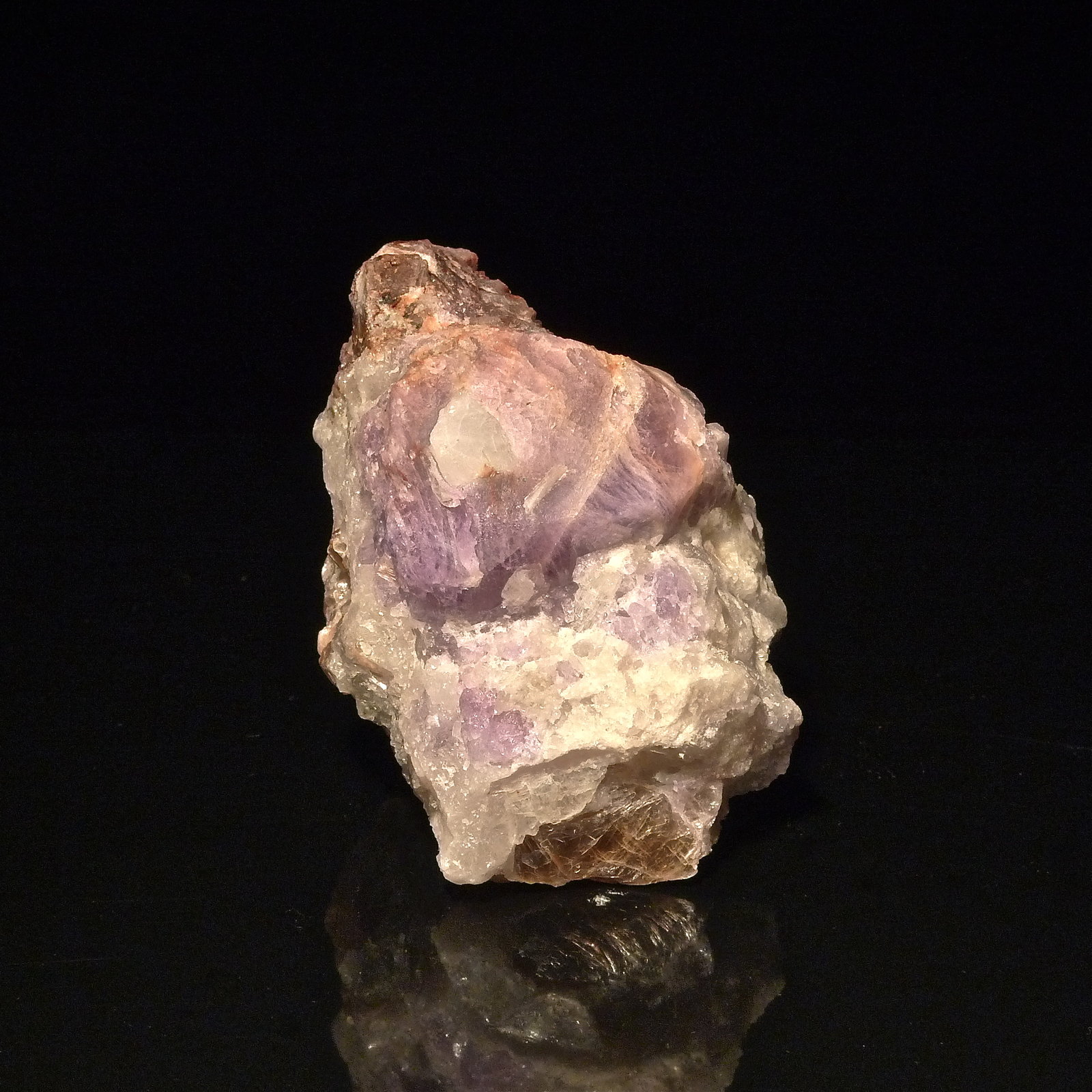 Sodalita var. Hackmanita
7 x 5 x 5 cm
(Autor: Josele)