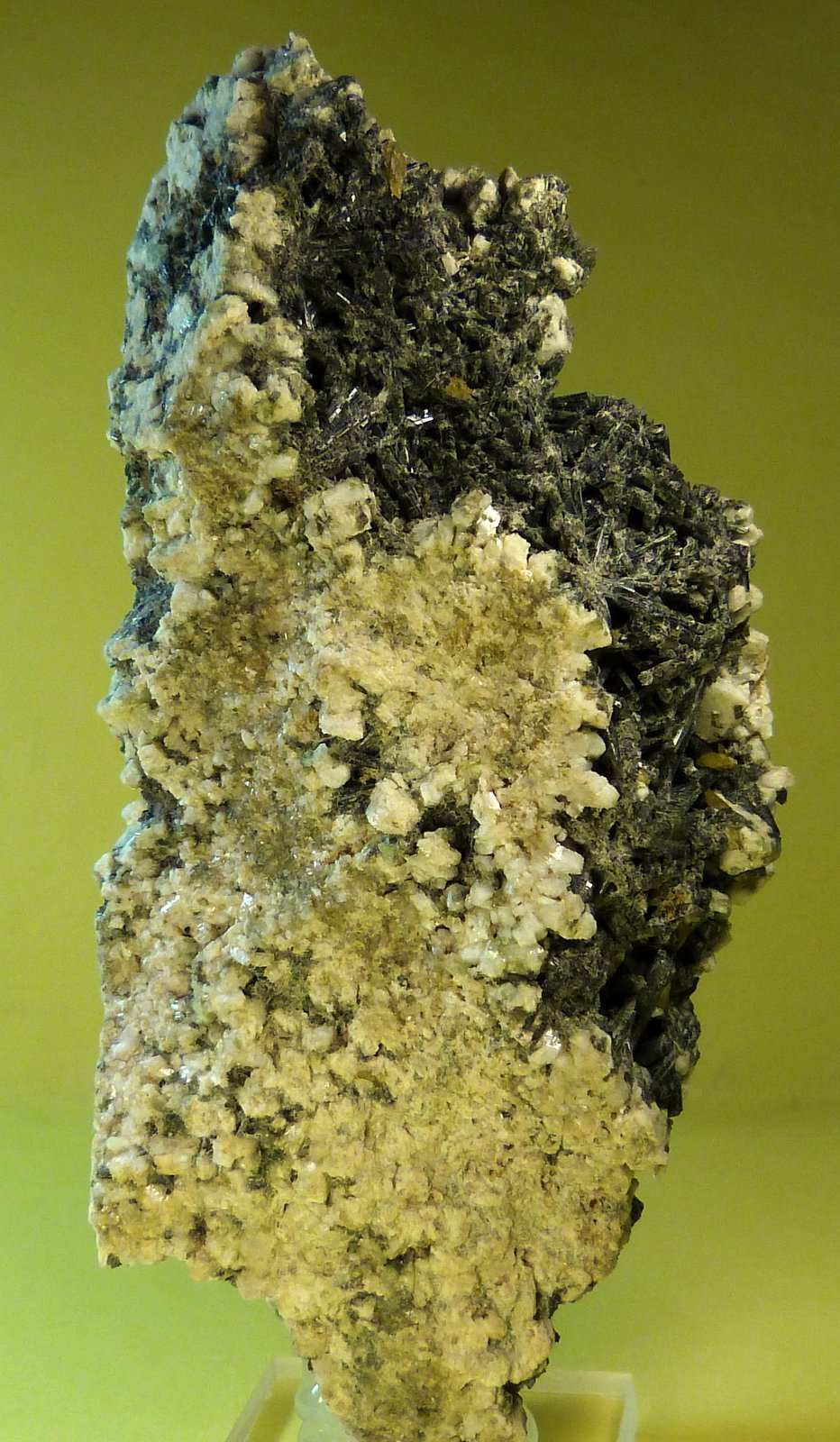 Ferro-actinolita
10 x 5 x 3 cm.
(Autor: Felipe Abolafia)
