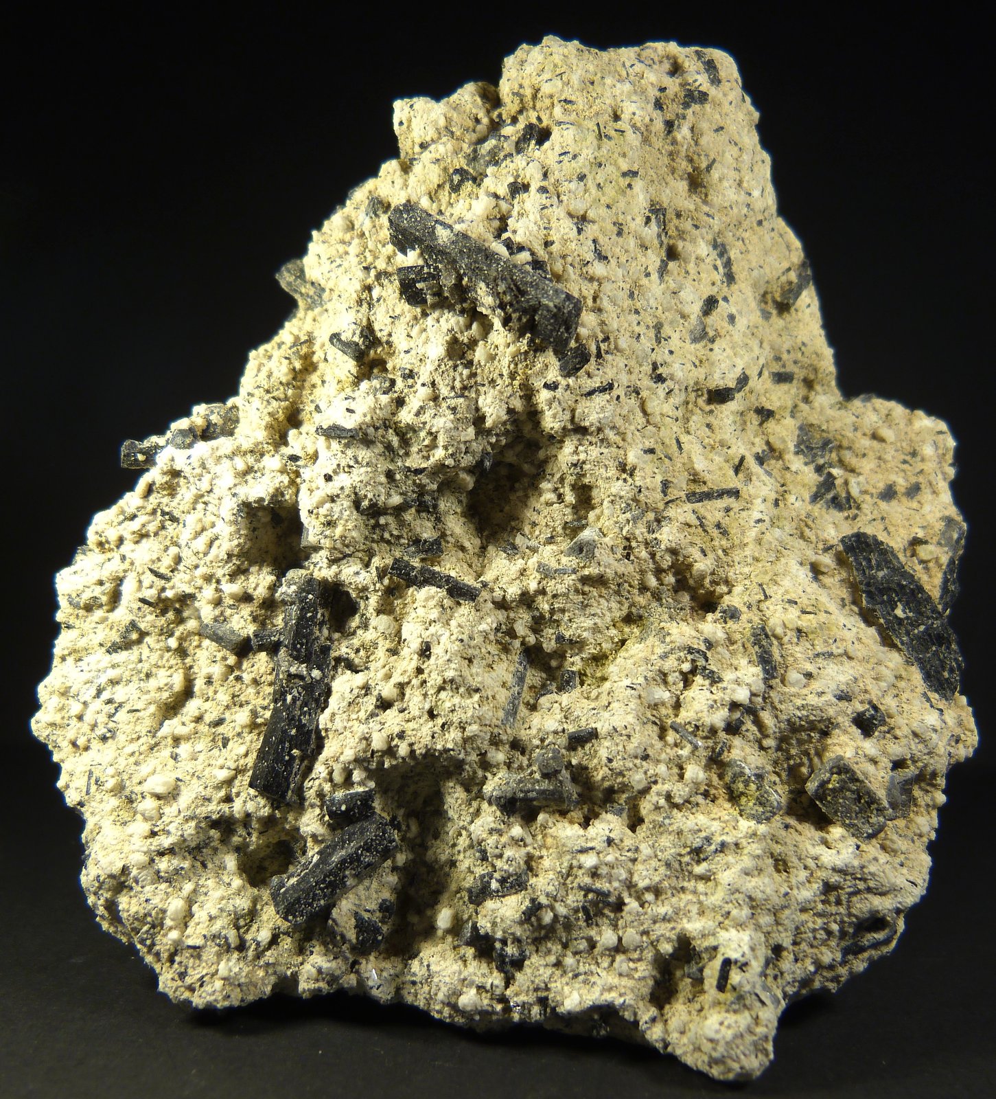 Andesita con Hornblenda
10 x 9 x 5 cm.
(Autor: Felipe Abolafia)