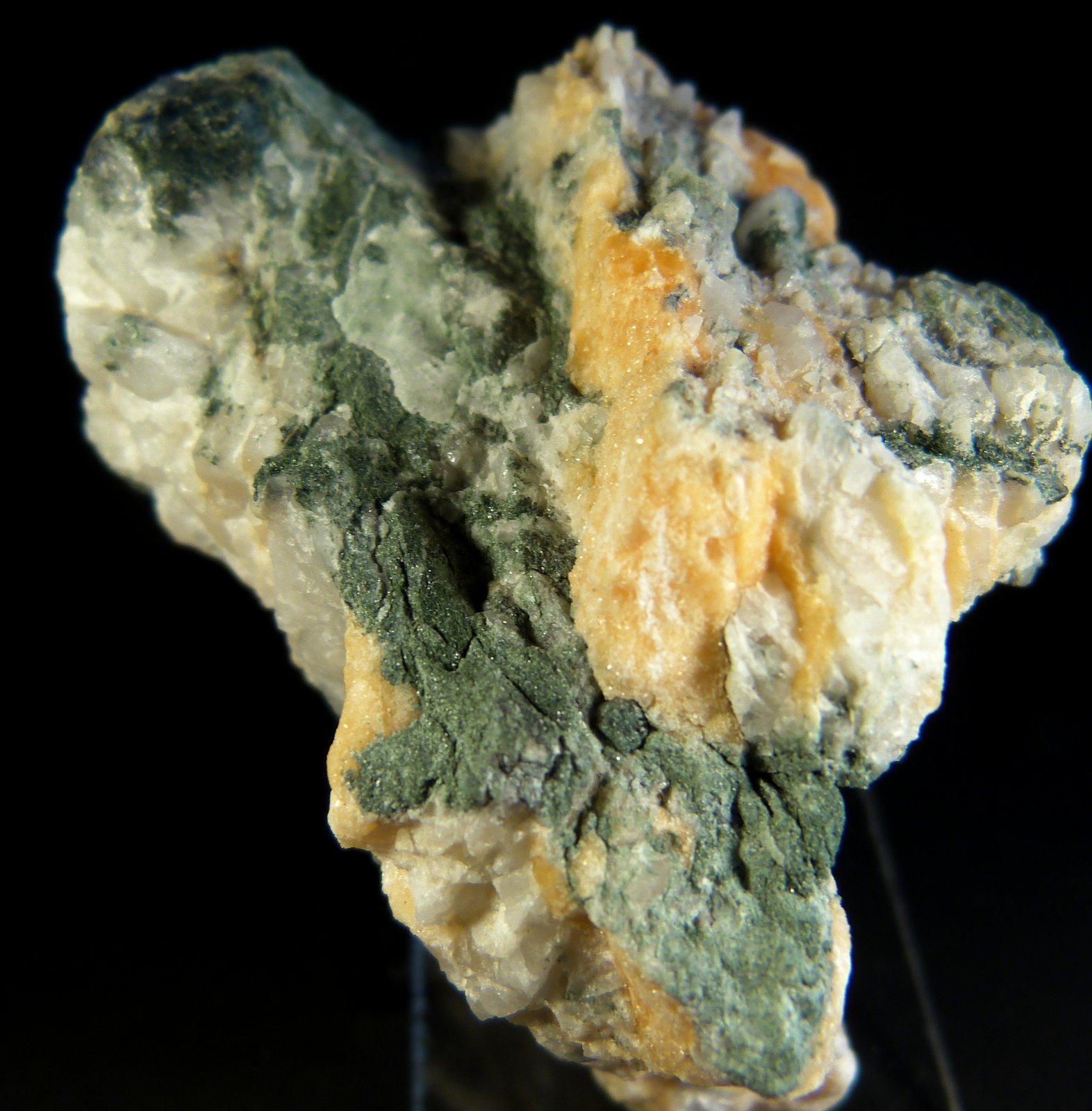 Yeso, Cuarzo y 'serpentina'
5 x 4 x 6 cm.
(Autor: Felipe Abolafia)