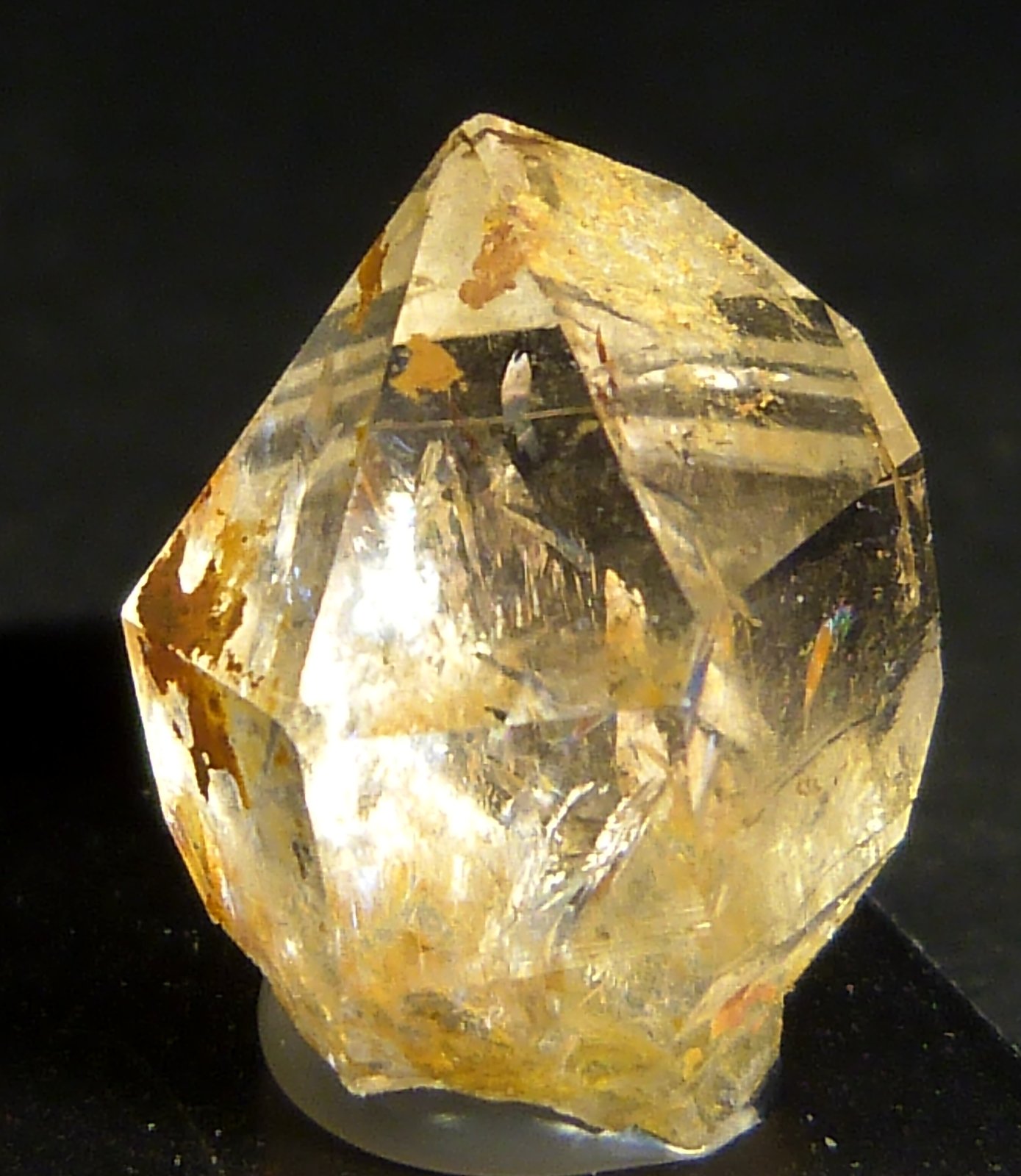 Cuarzo (variedad herkimer)
1 x 1 x 1,5 cm.
(Autor: Felipe Abolafia)