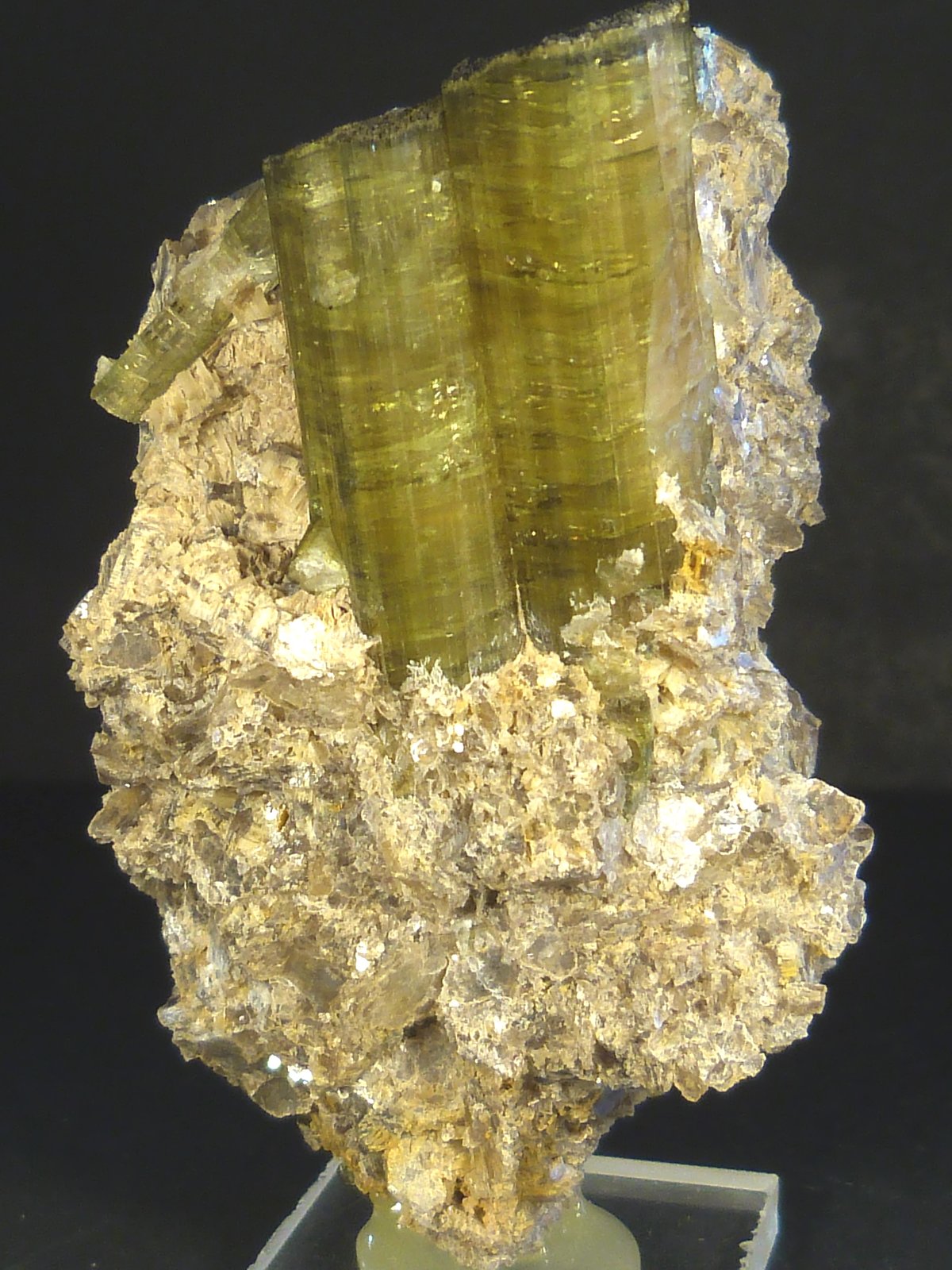 Elbaita (variedad verdelita)
8 x 4 x 4 cm.
(Autor: Felipe Abolafia)