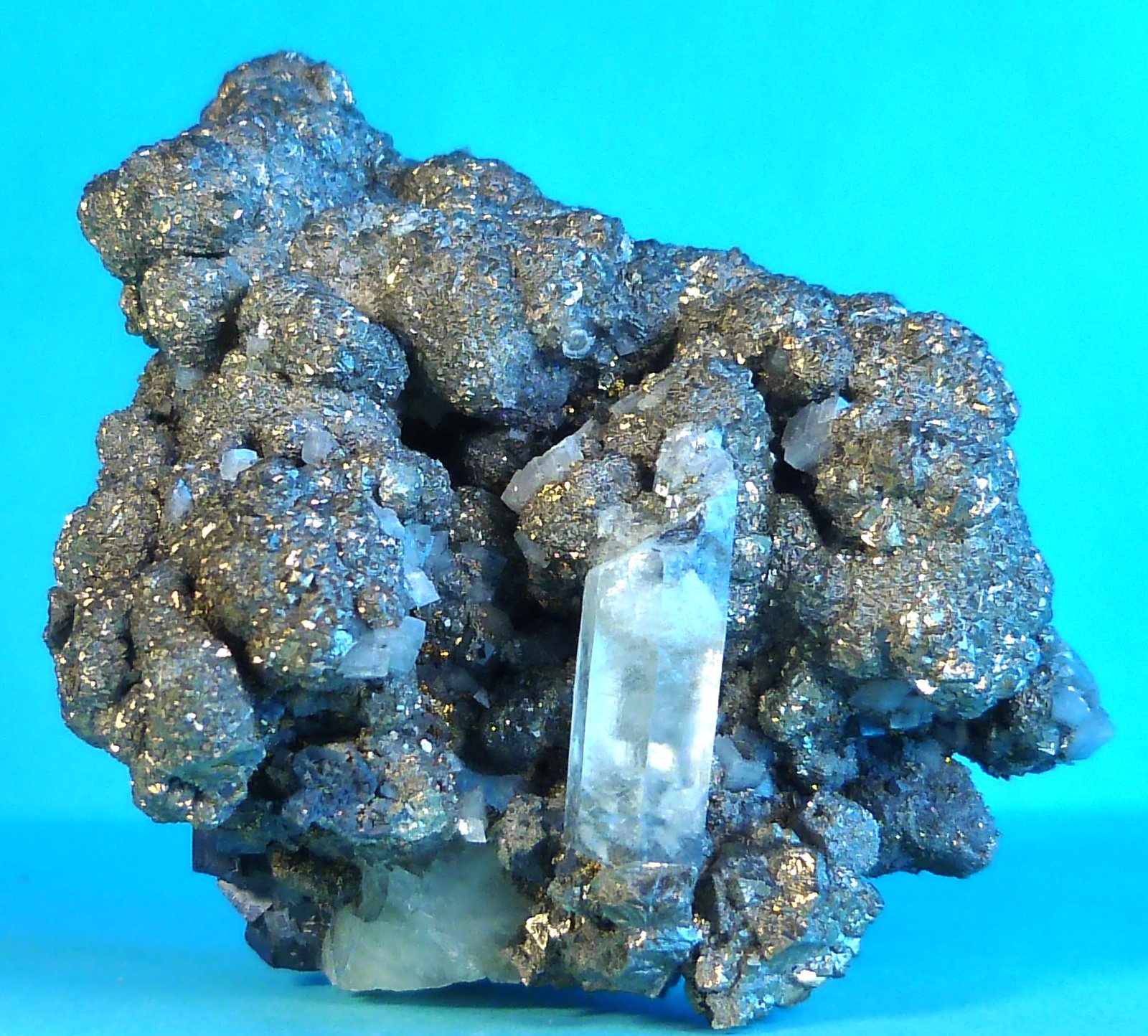 Pirita, Calcita, Calcopirita y Galena
6 x 5 x 4 cm.
(Autor: Felipe Abolafia)