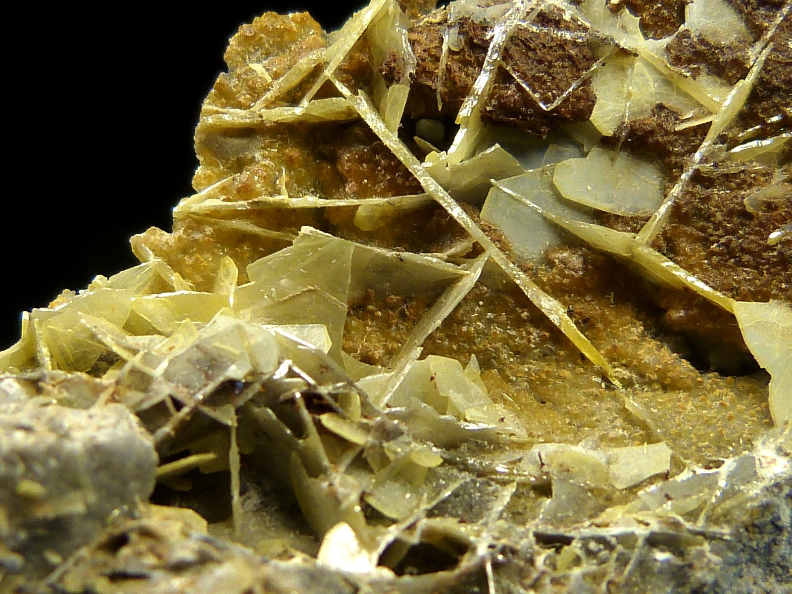 Wulfenita
8 x 2,5 cm.
(Autor: Felipe Abolafia)