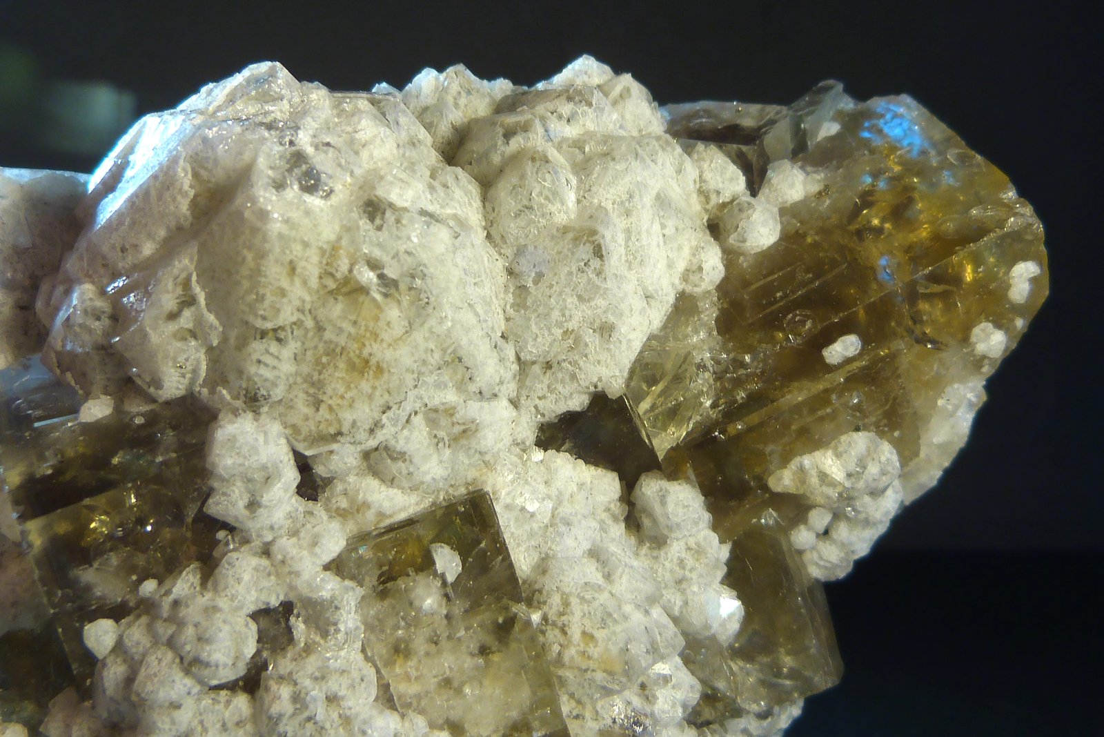 Fluorita y Cuarzo
11 x 9 cm.
(Autor: Felipe Abolafia)