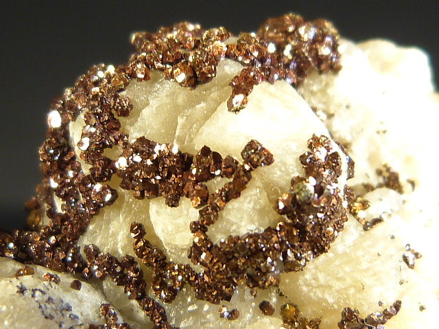 Cobre en Calcita
4 x 4 x 2 cm.
(Autor: Felipe Abolafia)
