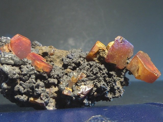 Vanadinita
9 x 3 x 3 cm.
(Autor: Felipe Abolafia)
