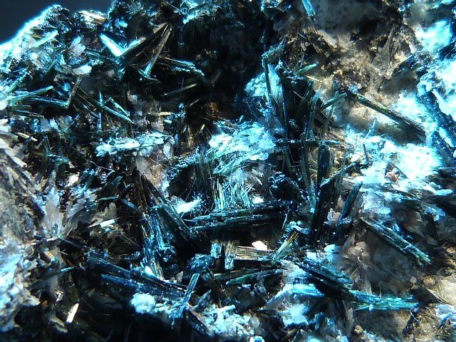 Ferro-actinolita
8 x 5 cm.
(Autor: Felipe Abolafia)