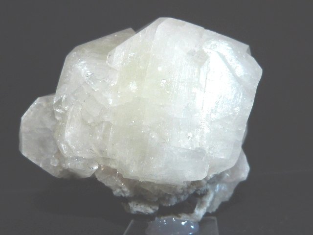 Fluorapophyllita-K (Apofilita)
8 x 7 x 6 cm.
(Autor: Felipe Abolafia)