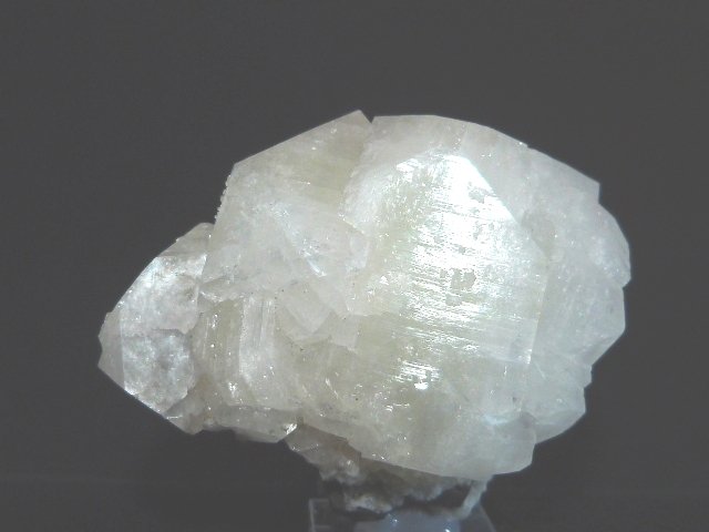 Fluorapophyllita-K (Apofilita)
8 x 7 x 6 cm.
(Autor: Felipe Abolafia)