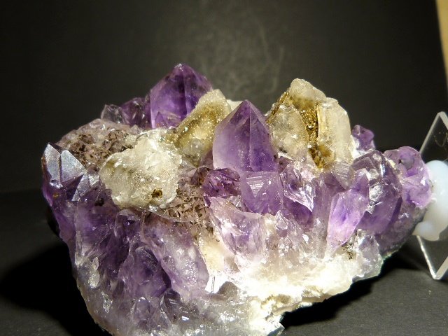Cuarzo (variedad amatista)
10 x 8 cm.
(Autor: Felipe Abolafia)