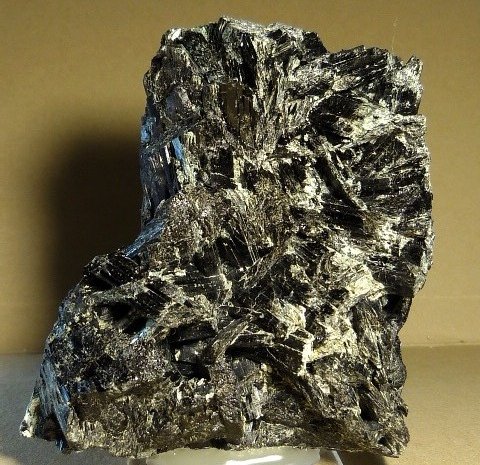 Ferro-actinolita
8 x 6 cm.
(Autor: Felipe Abolafia)