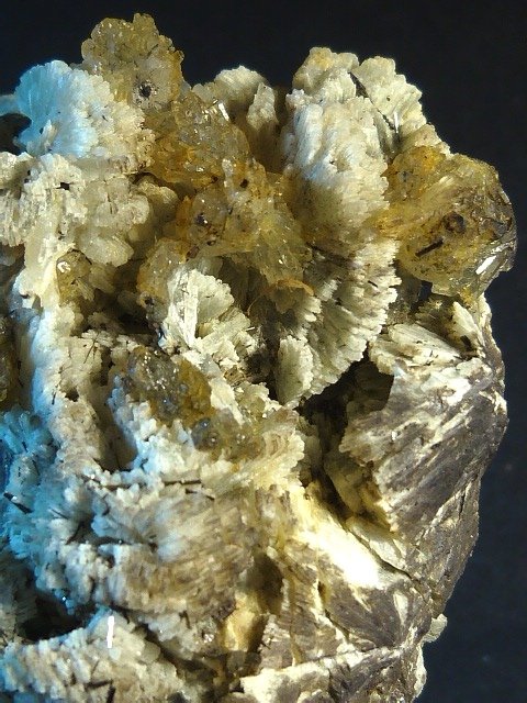 Prehnita y Cuarzo
7 x 5,5 x 4 cm.
(Autor: Felipe Abolafia)