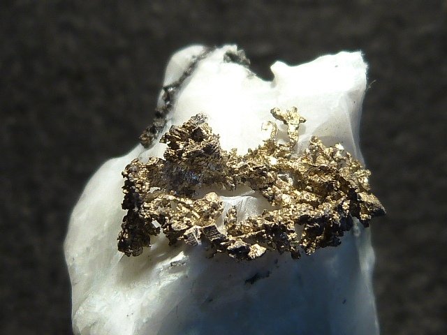 Plata en calcita
4 x 3 cm.
(Autor: Felipe Abolafia)
