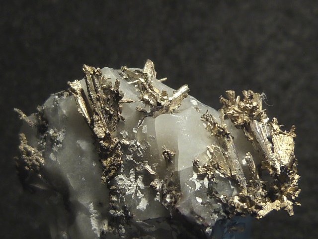 Plata en calcita
4 x 1,5 cm.
(Autor: Felipe Abolafia)