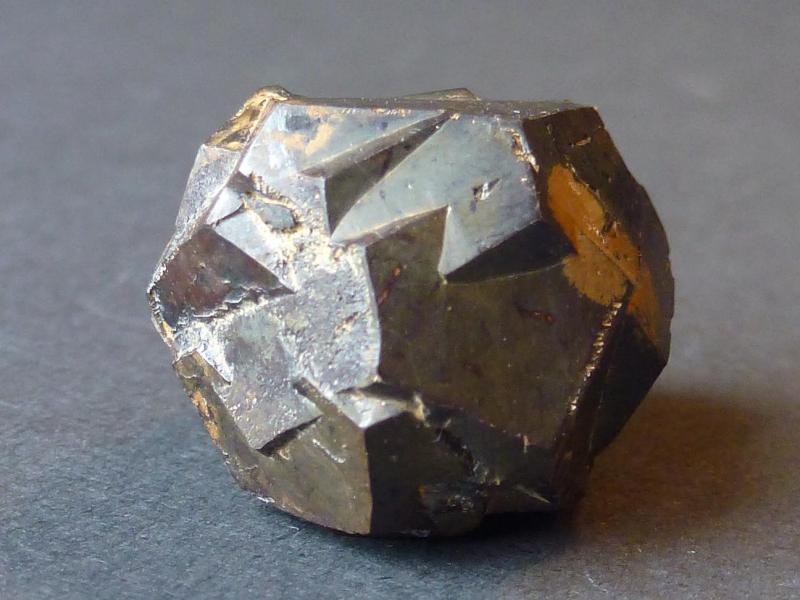 Pirita
1,8 x 1,6 cm.
(Autor: javier ruiz martin)