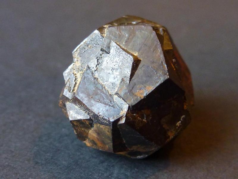 Pirita
1,8 x 1,6 cm.
(Autor: javier ruiz martin)