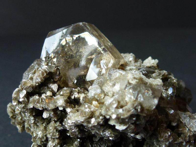 Fluorapatito, Moscovita
5 x 4 cm. El Apatito 1 cm.
(Autor: javier ruiz martin)